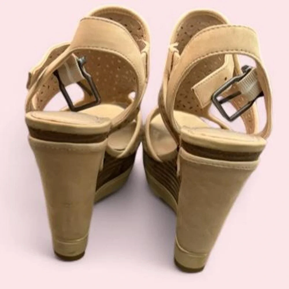 Gianni Bini Tan Leather Laser Cut Wedge Sandals Buckle Slingback Cream Heels